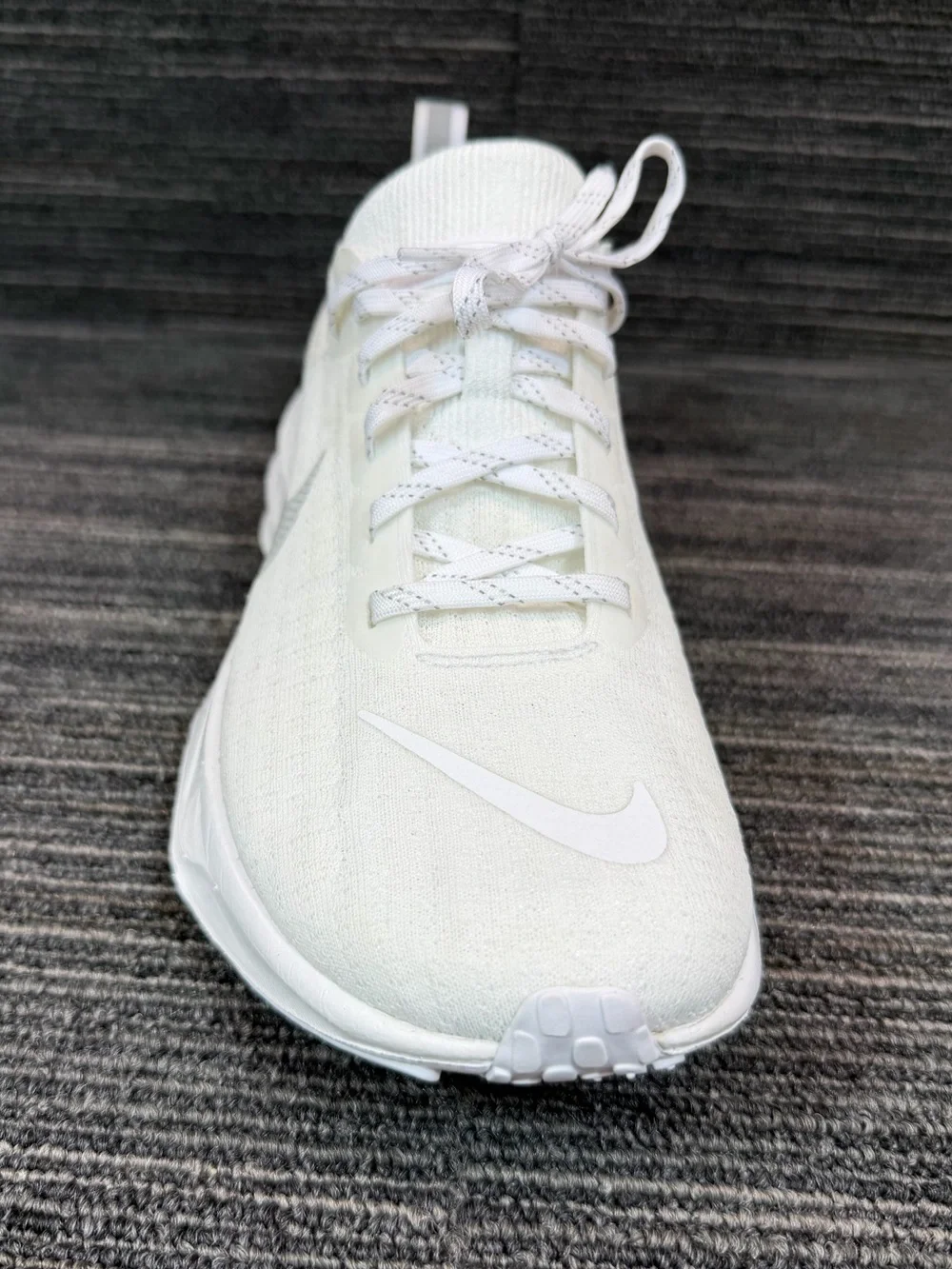 Nike ZOOM X Invincible Run 3 White Running Shoe Men’s 9.5 Right Shoe Only!